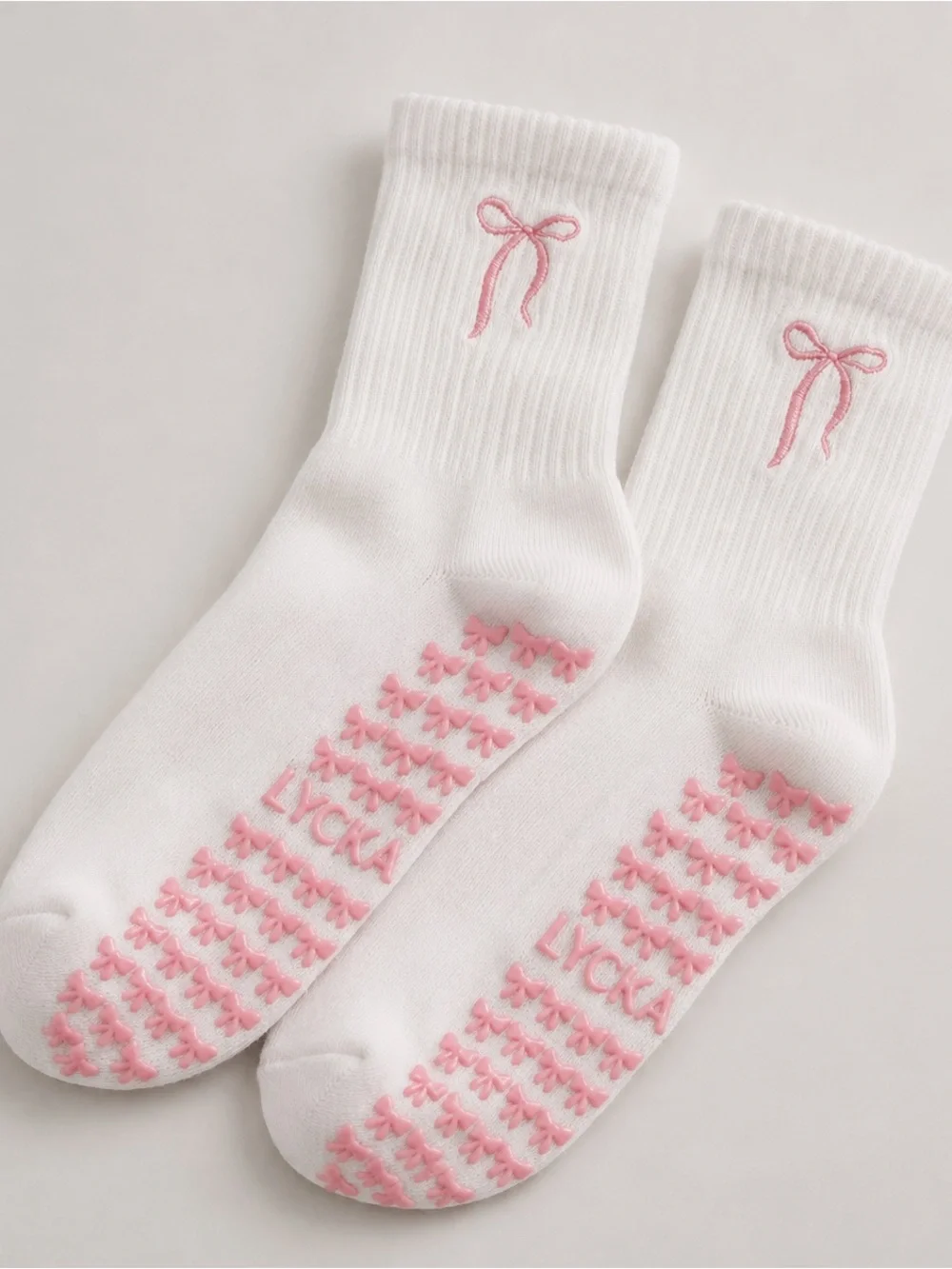 Lycka White Crew Socks with Pink Bow Grip
